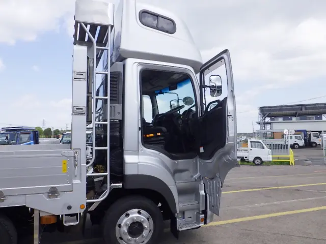 日野 プロフィア QKG-FW1EZBJ(2WD)の写真39