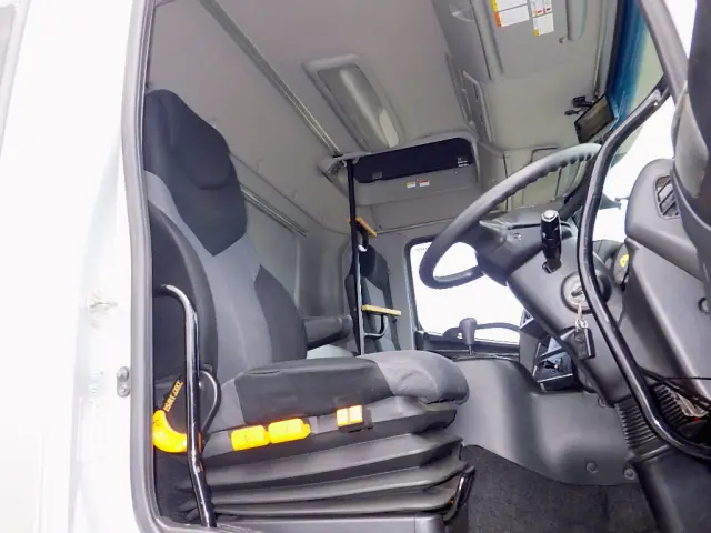 日野 プロフィア QKG-FW1EZBJ(2WD)の写真40