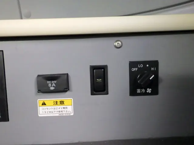 日野 プロフィア QKG-FW1EZBJ(2WD)の写真49