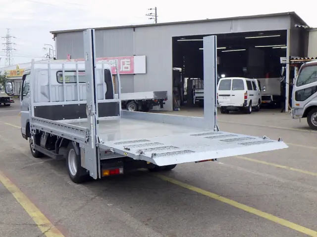 三菱 キャンター 2PG-FEB50(2WD)の写真7