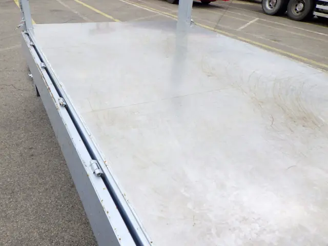 三菱 キャンター 2PG-FEB50(2WD)の写真9