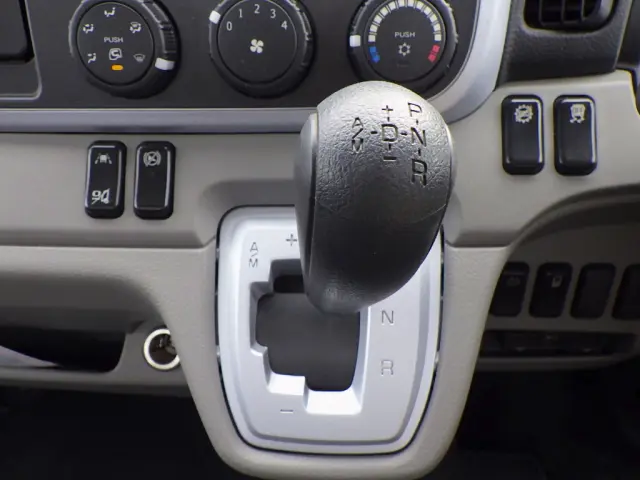 三菱 キャンター 2PG-FEB50(2WD)の写真15