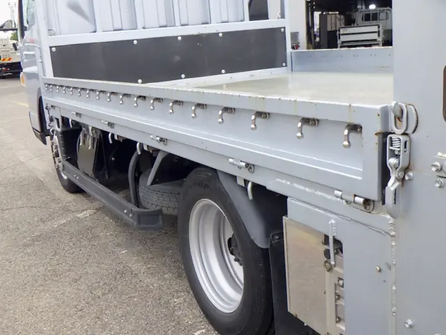 三菱 キャンター 2PG-FEB50(2WD)の写真24