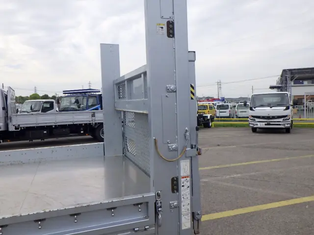 三菱 キャンター 2PG-FEB50(2WD)の写真28