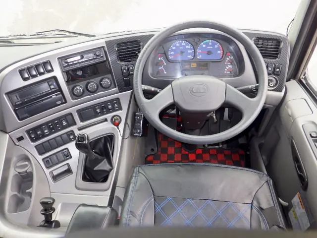 ＵＤ クオン QKG-CW5XL(6x4)の写真16