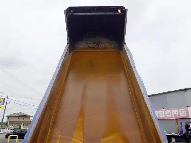 ＵＤ クオン QKG-CW5XL(6x4)の写真40