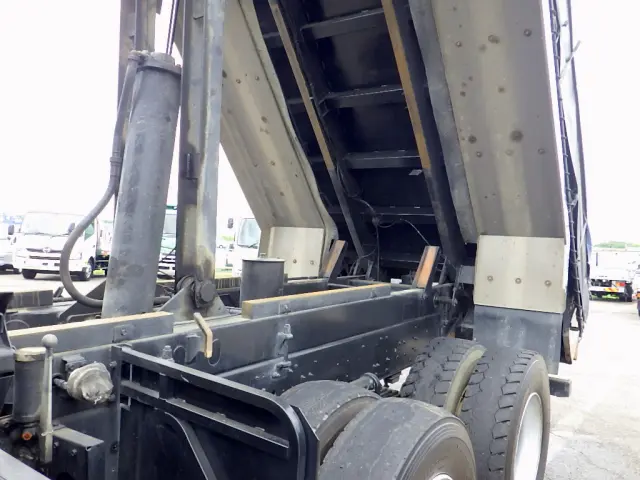 ＵＤ クオン QKG-CW5XL(6x4)の写真49