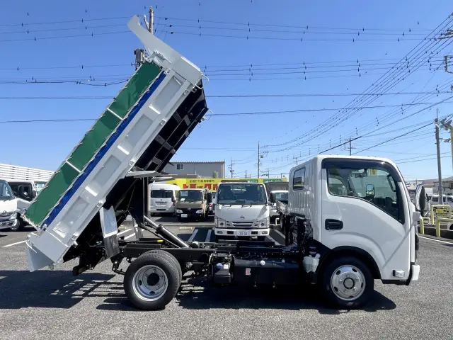 いすゞ エルフ 2RG-NJR88AT(2WD)の写真9