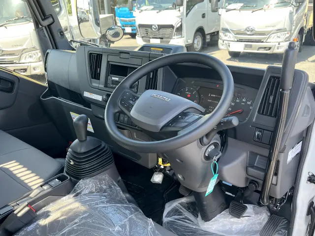 いすゞ エルフ 2RG-NJR88AT(2WD)の写真15