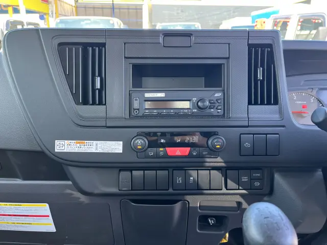 いすゞ エルフ 2RG-NJR88AT(2WD)の写真20