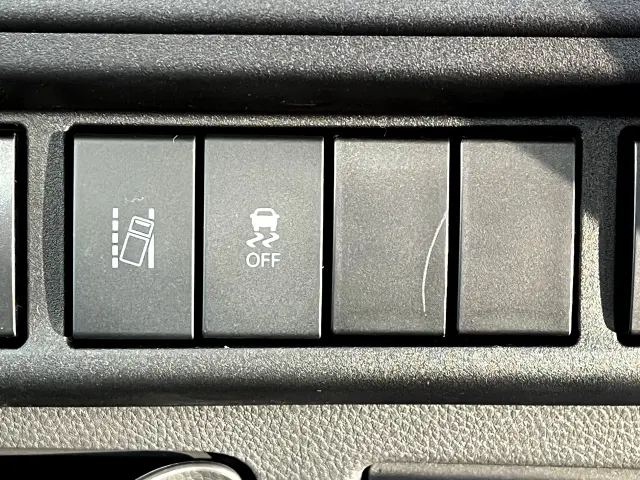 いすゞ エルフ 2RG-NJR88AT(2WD)の写真23