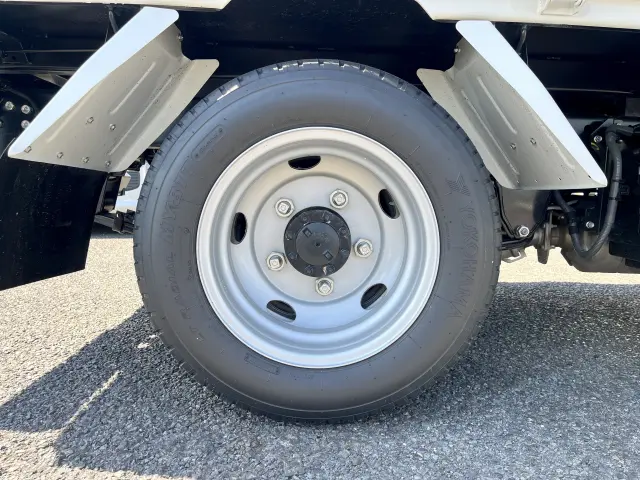 いすゞ エルフ 2RG-NJR88AT(2WD)の写真45