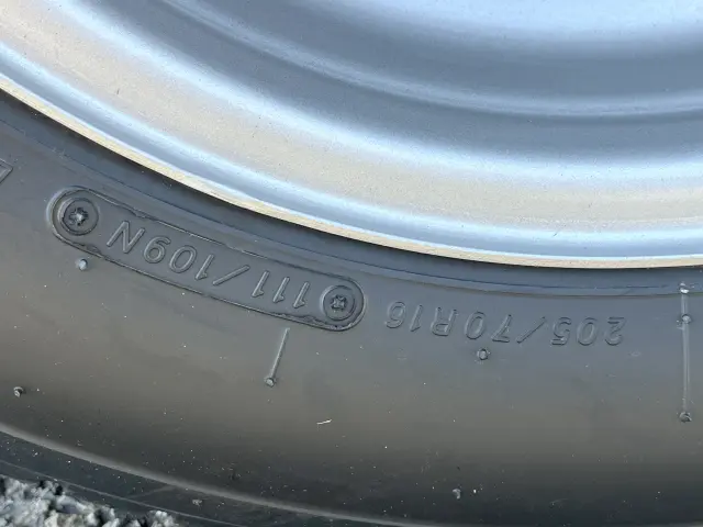 いすゞ エルフ 2RG-NJR88AT(2WD)の写真46