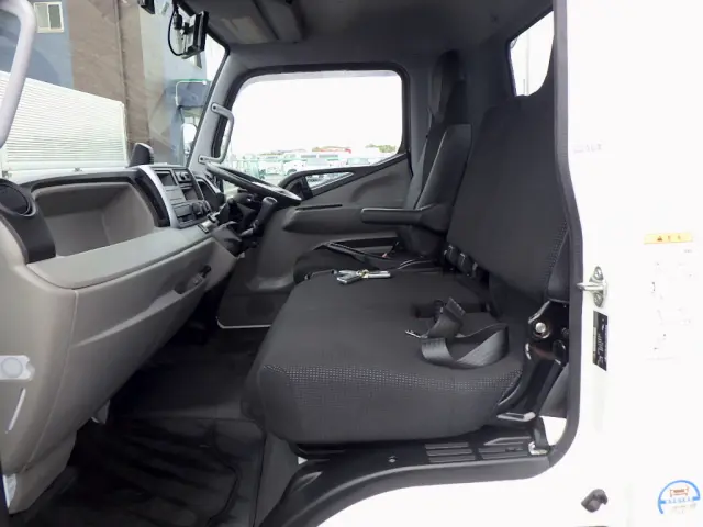 三菱 キャンター 2PG-FEB90(2WD)の写真13