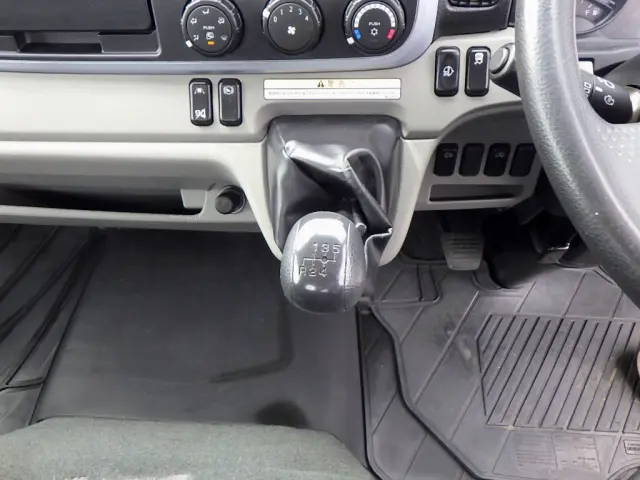 三菱 キャンター 2PG-FEB90(2WD)の写真15