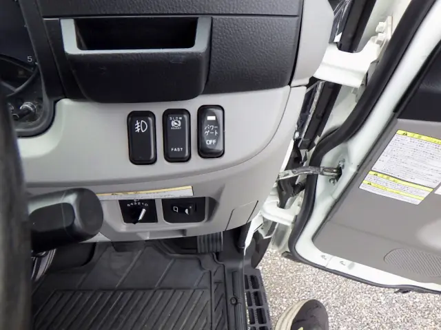 三菱 キャンター 2PG-FEB90(2WD)の写真17