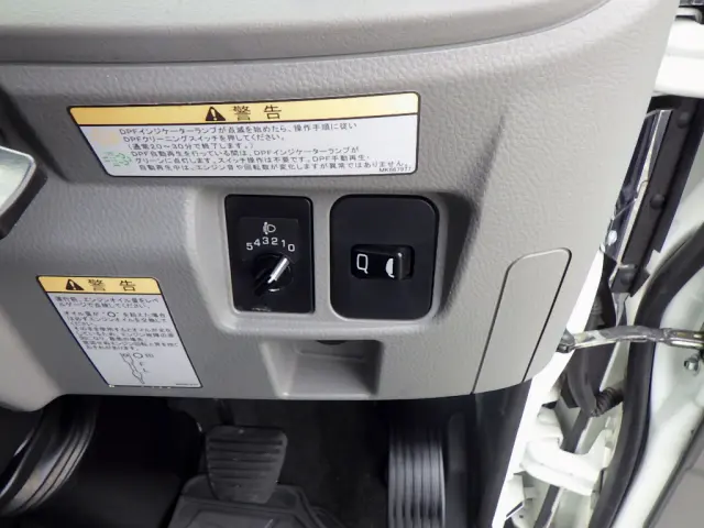 三菱 キャンター 2PG-FEB90(2WD)の写真49