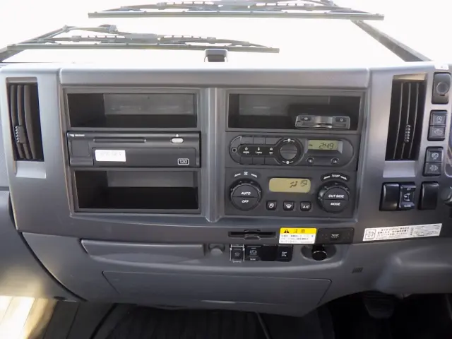 いすゞ フォワード 2RG-FRR90S2(2WD)の写真12