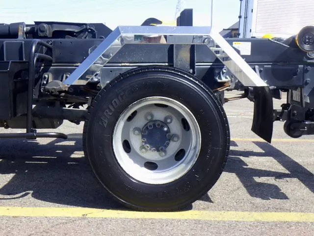 いすゞ フォワード 2RG-FRR90S2(2WD)の写真26