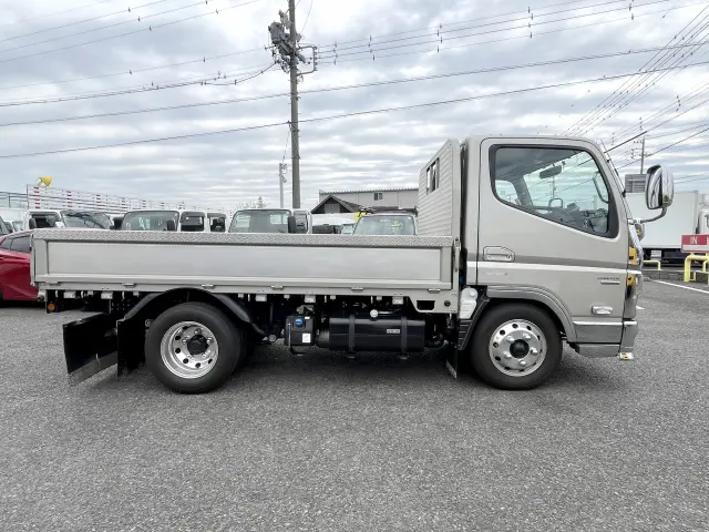 三菱 キャンター 2RG-FBAV0(2WD)の写真4
