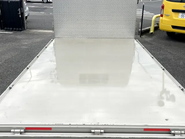 三菱 キャンター 2RG-FBAV0(2WD)の写真9