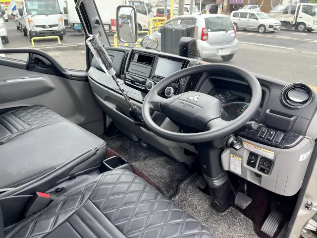 三菱 キャンター 2RG-FBAV0(2WD)の写真13