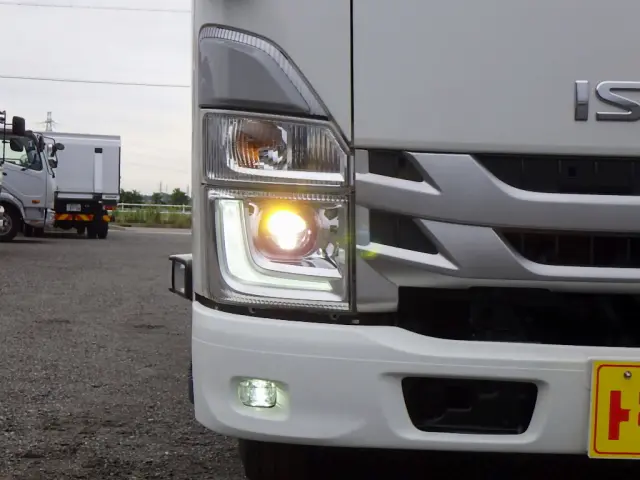 いすゞ エルフ 2RG-NLS88AR(4WD)の写真3