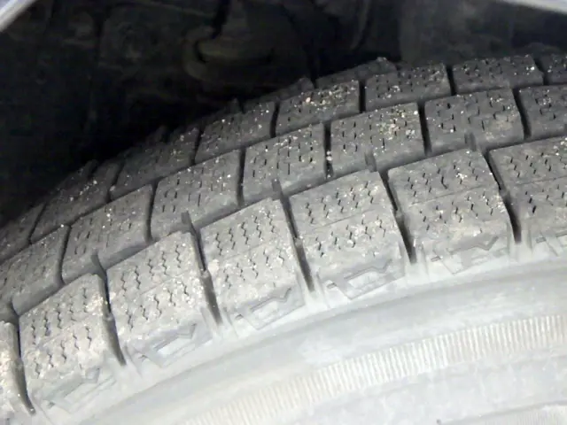 いすゞ エルフ 2RG-NLS88AR(4WD)の写真26