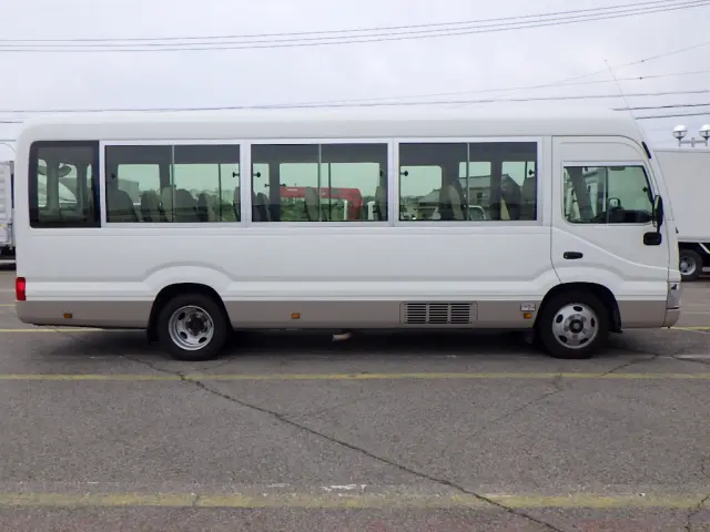 トヨタ コースター SKG-XZB70(2WD)の写真5