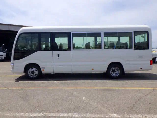トヨタ コースター 2DG-XZB70(2WD)の写真4