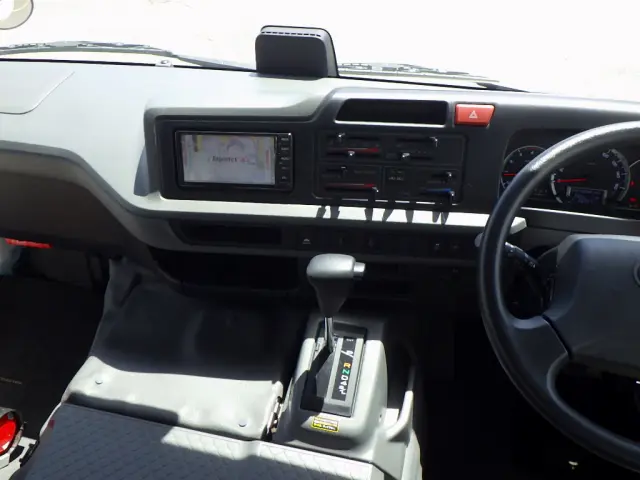 トヨタ コースター 2DG-XZB70(2WD)の写真11