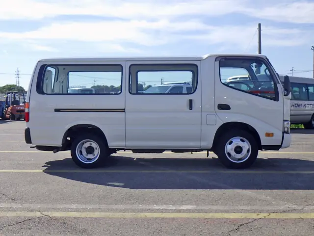 日野 デュトロ TPG-XZC605Y(2WD)の写真5
