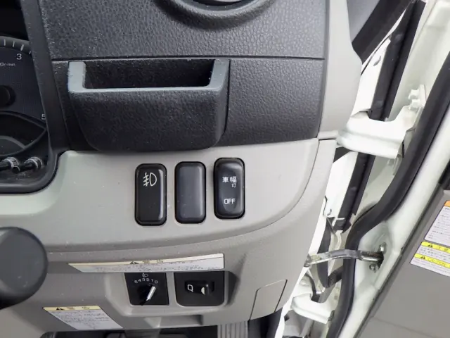 三菱 キャンター 2RG-FEB20(2WD)の写真45