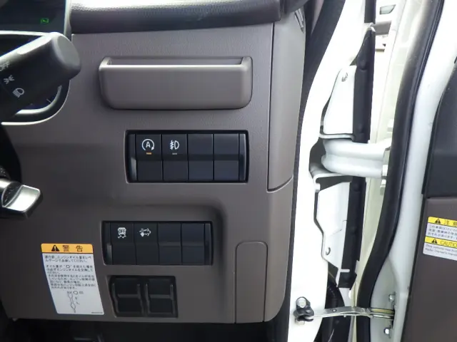 三菱 キャンター 2RG-FEB80(2WD)の写真19