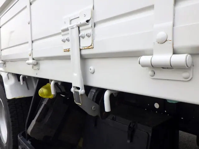 いすゞ フォワード 2RG-FRR90S2(2WD)の写真13