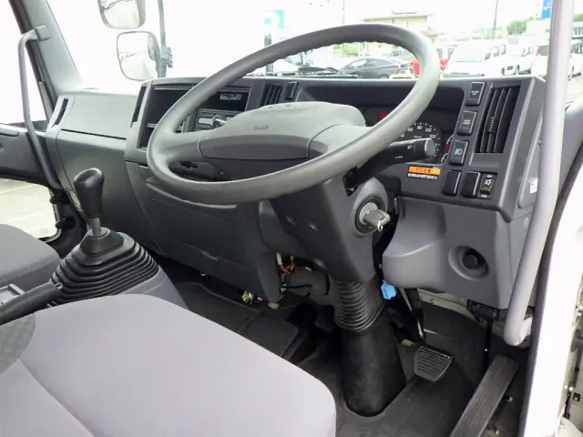 いすゞ フォワード 2RG-FRR90S2(2WD)の写真30
