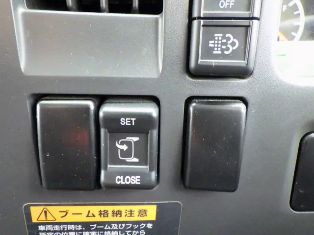 いすゞ フォワード 2RG-FRR90S2(2WD)の写真40