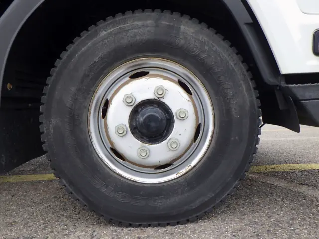 いすゞ フォワード 2RG-FRR90S2(2WD)の写真49