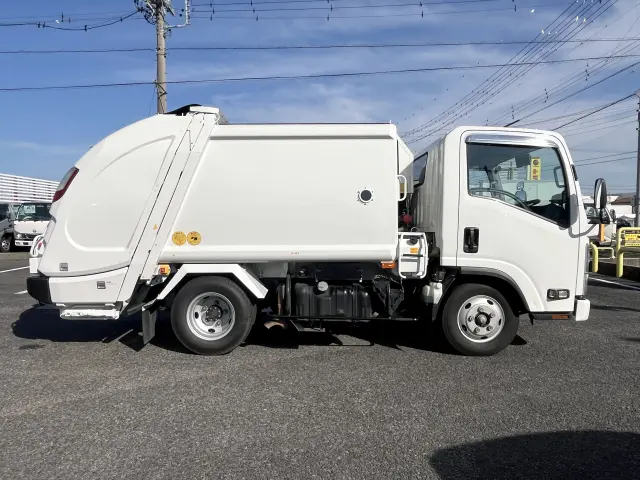 いすゞ エルフ TPG-NMR85AN(2WD)の写真5