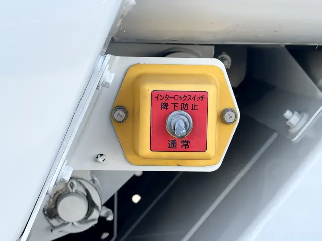 いすゞ エルフ TPG-NMR85AN(2WD)の写真15