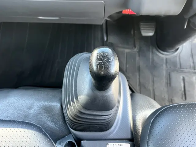いすゞ エルフ TPG-NMR85AN(2WD)の写真22