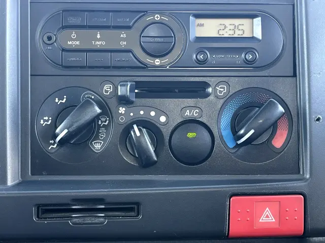 いすゞ エルフ TPG-NMR85AN(2WD)の写真25