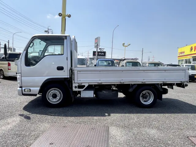 いすゞ エルフ TRG-NJR85A(2WD)の写真4