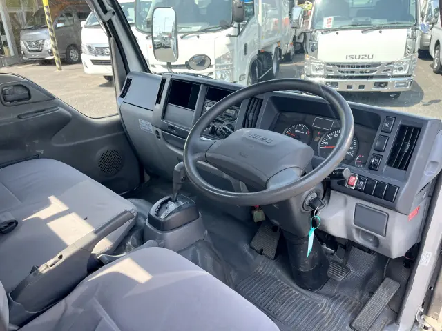 いすゞ エルフ TRG-NJR85A(2WD)の写真12