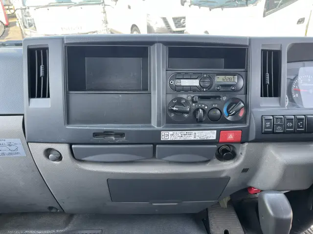 いすゞ エルフ TRG-NJR85A(2WD)の写真17
