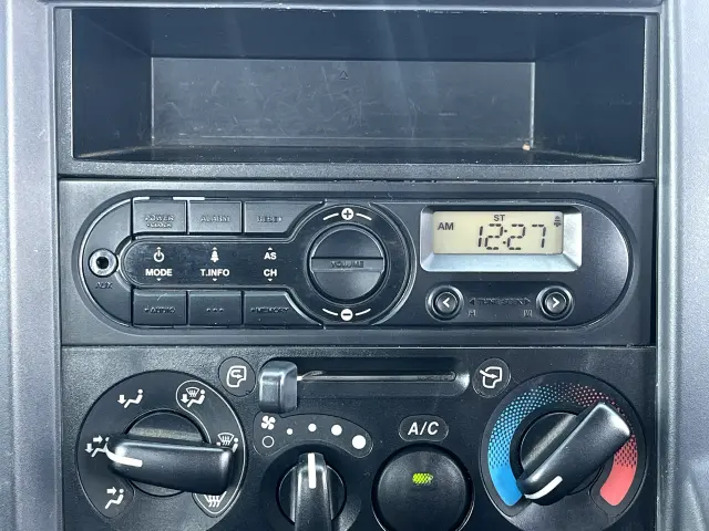 いすゞ エルフ TRG-NJR85A(2WD)の写真18