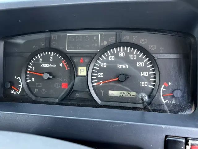いすゞ エルフ TRG-NJR85A(2WD)の写真24