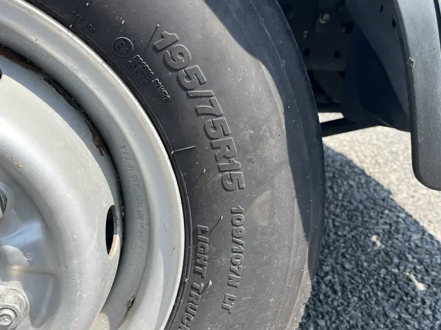 いすゞ エルフ TRG-NJR85A(2WD)の写真36