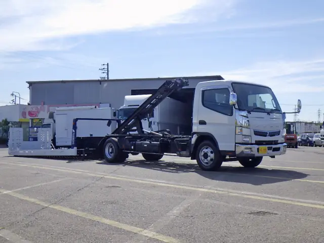三菱 キャンター 2PG-FEB80(2WD)の写真8