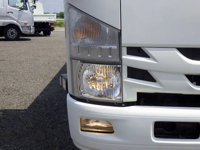 いすゞ エルフ 2RG-NPS88AR(4WD)の写真3
